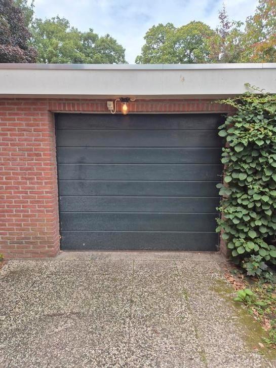 Complete elektrische garagedeur – met 2 afstandsbedieningen, Doe-het-zelf en Verbouw, Deuren en Horren, Gebruikt, Garagedeur, 200 tot 215 cm