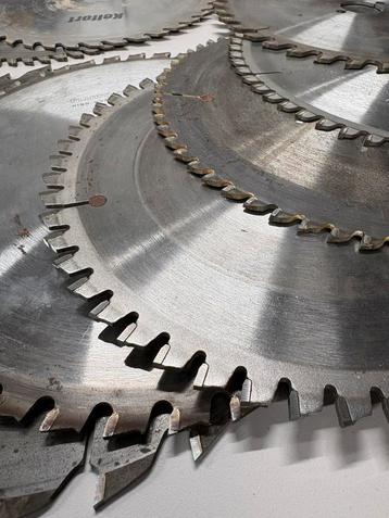 Diverse zaagbladen (17 stuks) beschikbaar voor biedingen