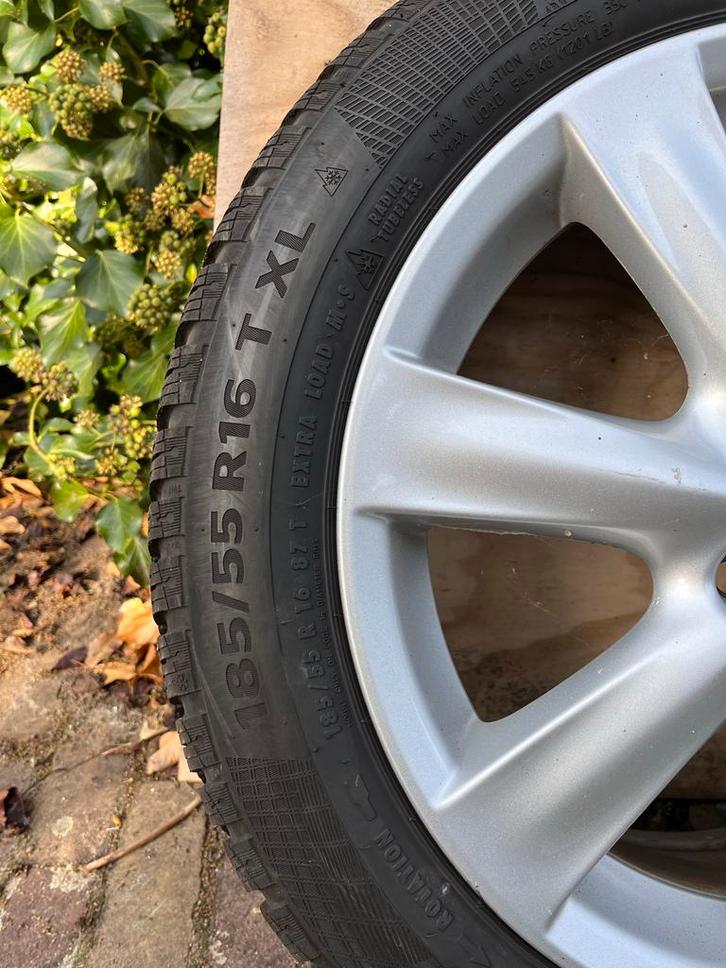 Honda Insight Velgen met Winterbanden 185/55 R16, Auto-onderdelen, Banden en Velgen, Banden en Velgen, Winterbanden, 16 inch, 185 mm