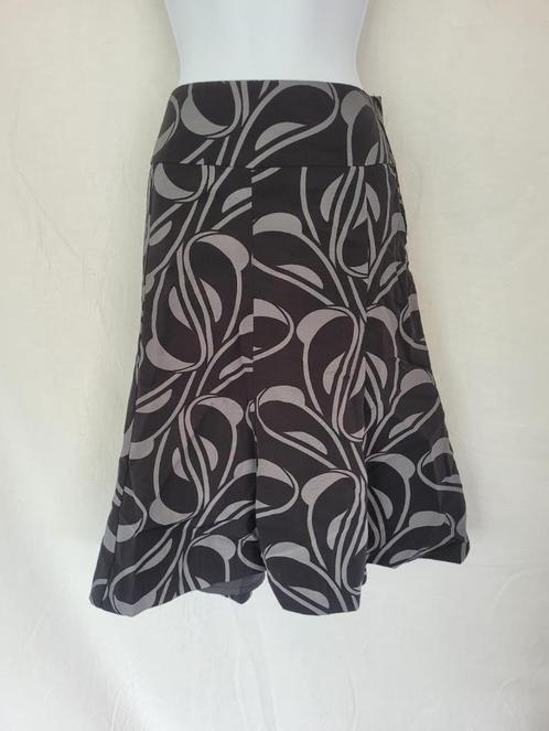 Gave zwart-grijze rok mt 40 merk H&M, Kleding | Dames, Rokken, Zo goed als nieuw, Maat 38/40 (M), Zwart, Knielengte, Ophalen of Verzenden