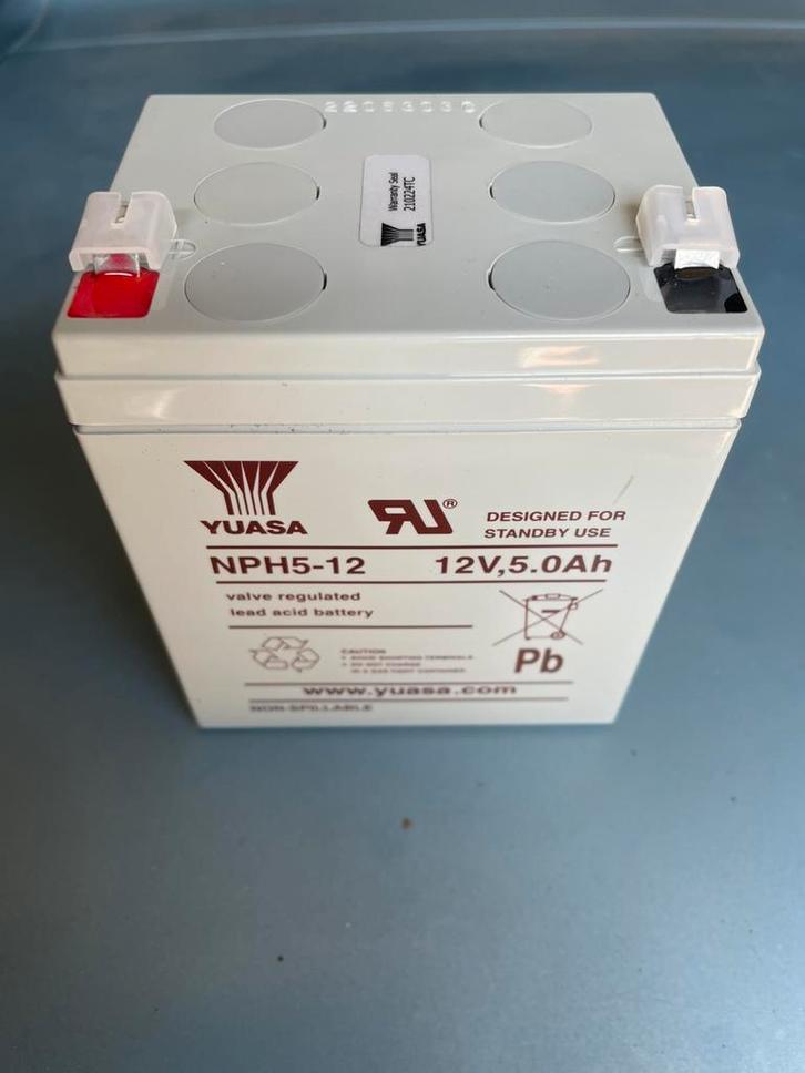 brommer scooter Accu yuasa 12V NPH5-12, Audio, Tv en Foto, Accu's en Batterijen, Nieuw, Ophalen of Verzenden