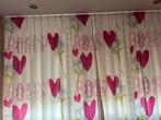 Mooie meisjesgordijnen met hartjes, Huis en Inrichting, Stoffering | Gordijnen en Lamellen, Gebruikt, Overige kleuren, Ophalen of Verzenden