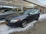 Volvo V70 2.5T Kinetic | Automaat | Airco | Lederen bekledin, Auto's, Stof, 1573 kg, 2521 cc, 93 €/maand