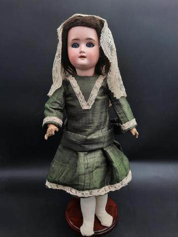 oude Schoenau & Hoffmeister porseleinen pop, begin 1900 beschikbaar voor biedingen