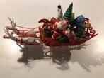 Oud kerstversiering arreslee met rendieren en  kerstman, Diversen, Kerst, Ophalen of Verzenden, Zo goed als nieuw