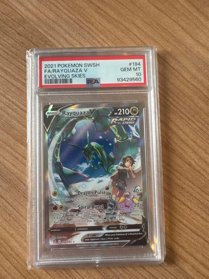 Rayquaza V FA 194 PSA 10 - Evolving Skies, Hobby en Vrije tijd, Verzamelkaartspellen | Pokémon, Zo goed als nieuw, Losse kaart