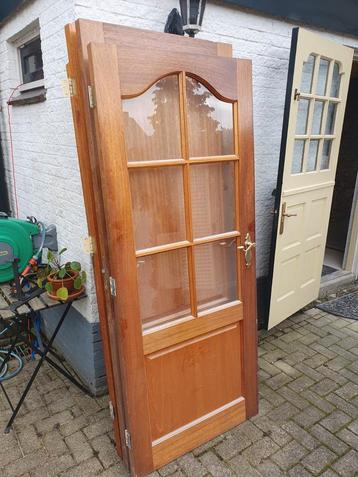 4 massief houten deuren beschikbaar voor biedingen