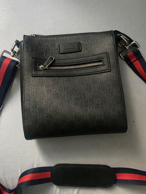 Gucci Messenger tas, Sieraden, Tassen en Uiterlijk, Tassen | Schoudertassen, Zo goed als nieuw, Zwart, Ophalen of Verzenden