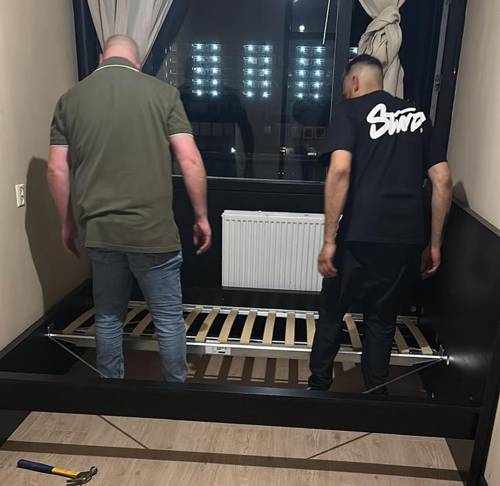 Ikea malm 140x200, Huis en Inrichting, Slaapkamer | Bedden, Zo goed als nieuw, Tweepersoons, 140 cm, Hout, Zwart, Ophalen of Verzenden