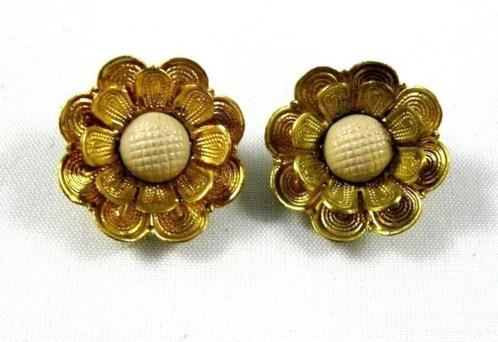 Vintage Tsjechische filigrain oorclips met off-white hartje, Sieraden, Tassen en Uiterlijk, Oorbellen, Zo goed als nieuw, Overige materialen