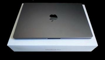 Mac book pro beschikbaar voor biedingen