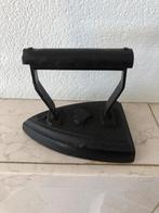 Gietijzer oud antiek strijkijzer, Antiek en Kunst, Antiek | Gereedschap en Instrumenten, Ophalen of Verzenden