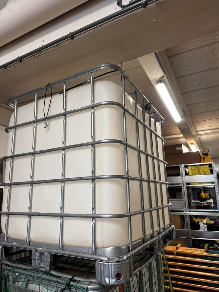 Kuubs Watertank / IBC Container, Tuin en Terras, Regentonnen, Gebruikt, 150 liter of meer, Met kraantje, Ophalen of Verzenden