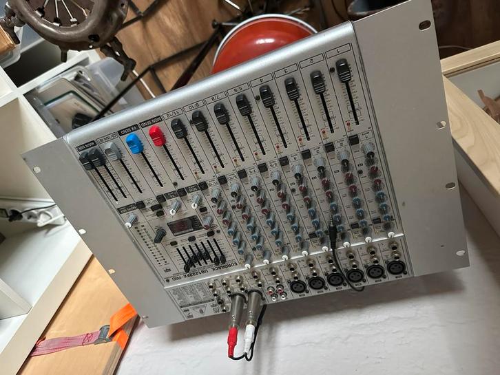 Behringer Eurorack UB1222FX-PRO mengtafel, Muziek en Instrumenten, Mengpanelen, Gebruikt, 5 tot 10 kanalen, Microfooningang, Ophalen