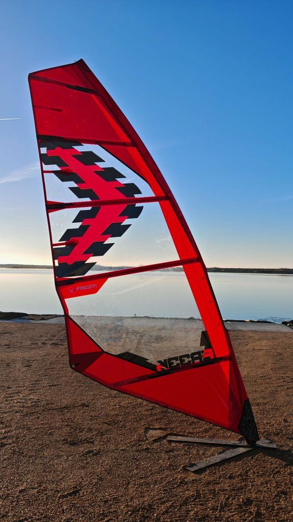 Severne Freek 4.0 2025 | windsurf zeil, Watersport en Boten, Windsurfen, Gebruikt, Zeil, Met draagtas, Minder dan 5 m², Ophalen of Verzenden