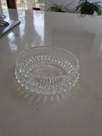 Gezocht een glazen schaaltje. Er is een gebroken., Ophalen of Verzenden, Rond, Glas