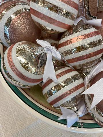 Kerstballen beschikbaar voor biedingen