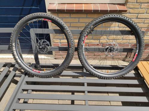 DT Swiss XR331 Novatec 811/712 650b 27,5 wielset., Fietsen en Brommers, Fietsonderdelen, Zo goed als nieuw, Mountainbike, Wiel