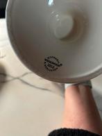 Wedgewood Vaas - Elegant Design, Huis en Inrichting, Woonaccessoires | Vazen, Wit, Aardewerk of Porselein, Ophalen of Verzenden