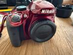 Nikon D3400 Rode Body + 3 Lenzen Compleet Pakket, Ophalen of Verzenden, Gebruikt