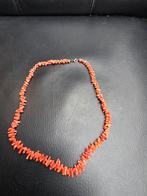 Bloedkoraal met  14 karaat  gouden  slotje, Ophalen of Verzenden, Goud, Ketting