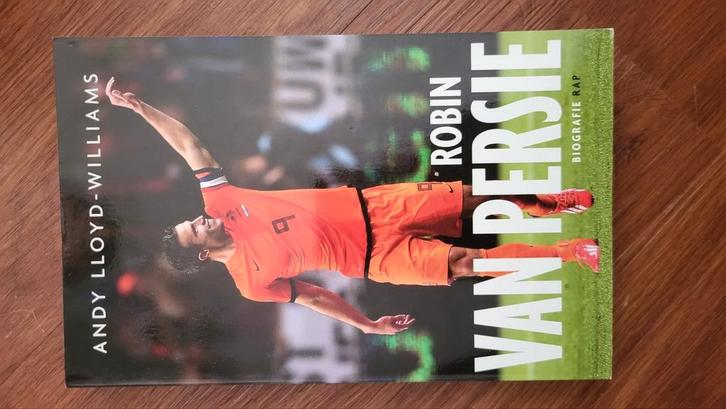 Andy Lloyd-Williams - Robin van Persie, Boeken, Sportboeken, Zo goed als nieuw, Balsport, Ophalen of Verzenden