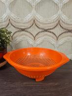 Retro oranje kunststof vergiet vintage jaren 70, Ophalen of Verzenden, Huis en Inrichting