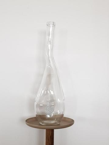 U'Luvka vodka lege fles beschikbaar voor biedingen