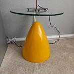 Bijzettafel met glazen blad en gele voet, Minder dan 45 cm, Minder dan 55 cm, Rond, Ophalen of Verzenden