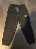 New Balance Joggingbroek Maat 128 Nieuw, Ophalen of Verzenden, Nieuw, Overige maten, Zwart