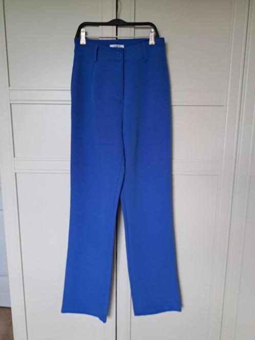 Kobaltblauwe broek van Tess V, maat M. (maat 38), Kleding | Dames, Broeken en Pantalons, Zo goed als nieuw, Maat 38/40 (M), Blauw