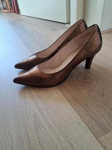 Lodi Pumps Brons Maat 40  beschikbaar voor biedingen