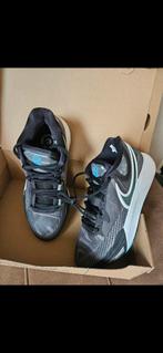 Nike Zoom strobel Kyrie 8 Irving 43, Sport en Fitness, Basketbal, Ophalen of Verzenden, Nieuw, Schoenen