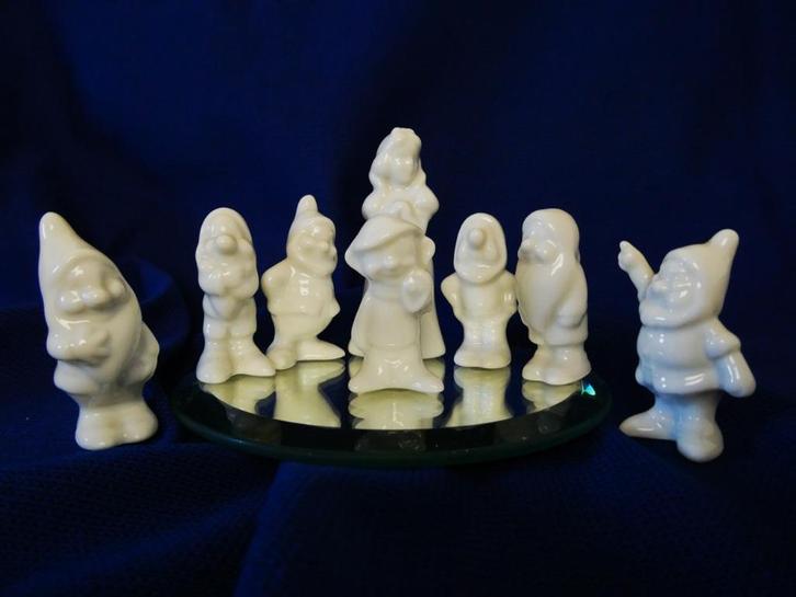 Beeldjes van wereldberoemde  Sneeuwwitje en de Zeven Dwergen, Antiek en Kunst, Curiosa en Brocante, Ophalen of Verzenden