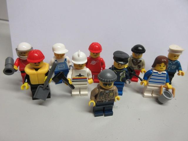 nr. 8711, 10 Poppetjes., Ophalen of Verzenden, Zo goed als nieuw, Complete set, Lego