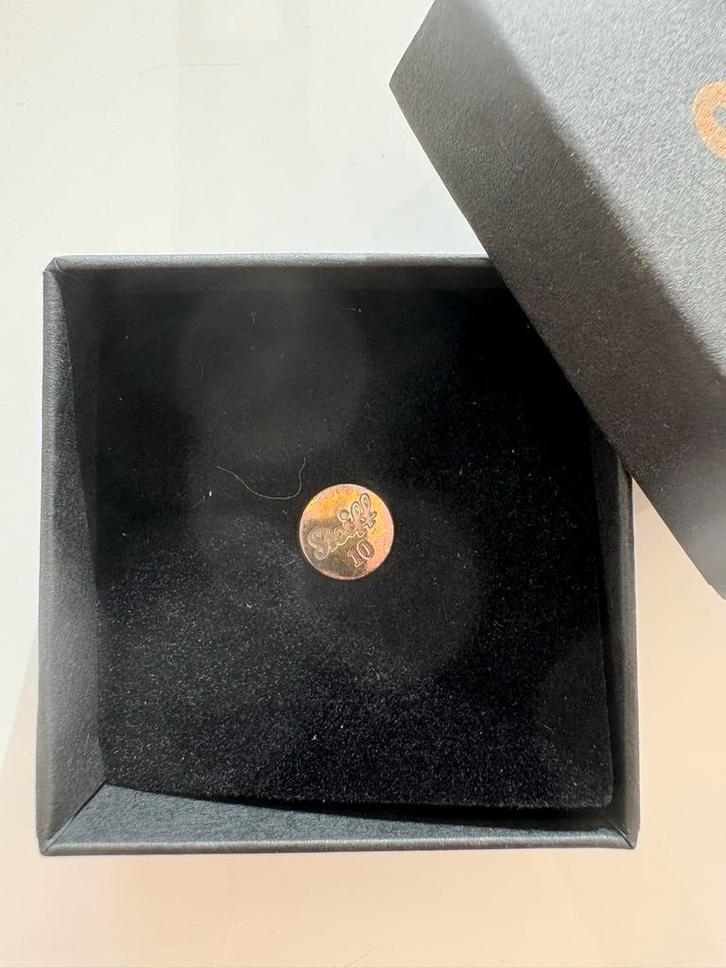 Steiff Speldje - 10 Jaar Jubileum, Verzamelen, Speldjes, Pins en Buttons, Zo goed als nieuw, Speldje of Pin, Merk, Ophalen of Verzenden