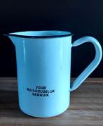 Emaille maatbeker wit met blauwe rand 0,5L, Antiek en Kunst, Antiek | Emaille, Ophalen of Verzenden