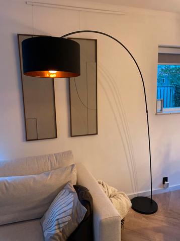Moderne Booglamp Zwart met Gouden Kap beschikbaar voor biedingen