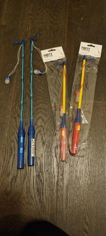 4 Lampionstokjes (2 nieuw in verpakking) beschikbaar voor biedingen