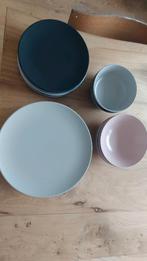 Boorden en kommetjes, Huis en Inrichting, Woonaccessoires | Dienbladen, Ophalen, Zo goed als nieuw, Rond, Overige materialen