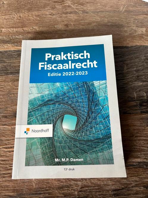 M.P. Damen - Praktisch fiscaalrecht 2022-2023 incl. werkboek, Boeken, Studieboeken en Cursussen, Zo goed als nieuw, HBO, Alpha