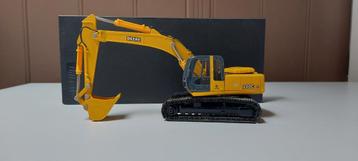 John Deere 200C LC Model .ERTL.1:50.grondverzet. beschikbaar voor biedingen