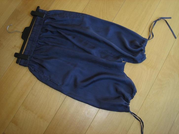 Italiaans Design: zijden zouave broek RAER 36-38 snazzeys, Kleding | Dames, Broeken en Pantalons, Nieuw, Maat 36 (S), Paars, Driekwart