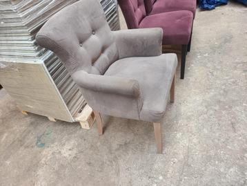 stoelen beschikbaar voor biedingen