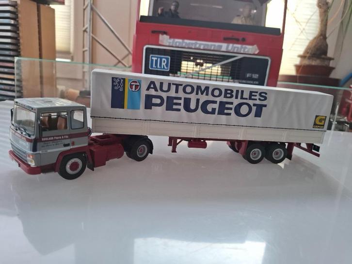 Berliet TR280 IXO 1:43 youngtimer met Gefco huifoplegger, Hobby en Vrije tijd, Modelauto's | 1:43, Nieuw, Bus of Vrachtwagen, Overige merken