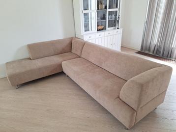Beige hoekbank met bijpassend fauteuil  beschikbaar voor biedingen