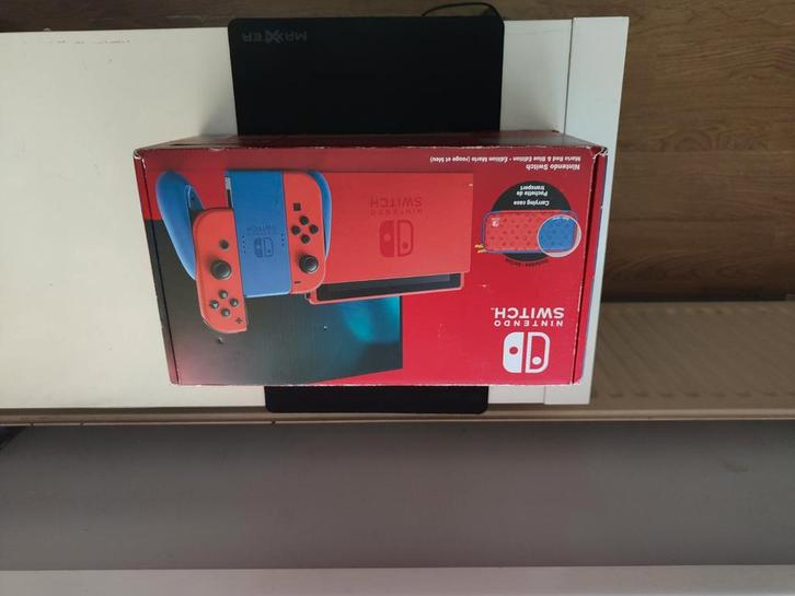 Switch V2 Mario edition compleet in doos, Spelcomputers en Games, Spelcomputers | Nintendo Switch, Zo goed als nieuw, Switch 2019 Upgrade