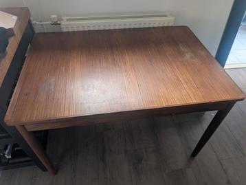 Uitschuifbare tafel  beschikbaar voor biedingen