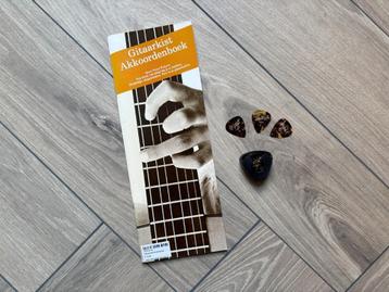 Gitaar Akkoordenboek + JD Plectrums + houder beschikbaar voor biedingen