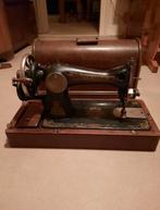 Antieke Singer naaimachine met originele koffer, Ophalen